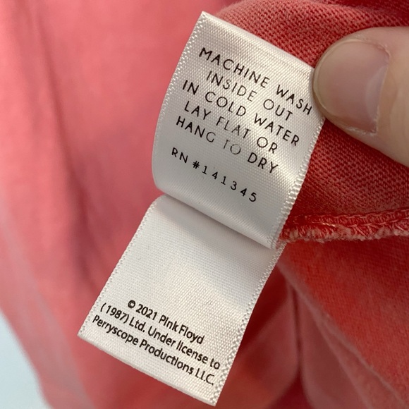 Daydreamer Pink Floyd New York Oversized Long Sleeve Graphic Tee - Picture 8 of 8